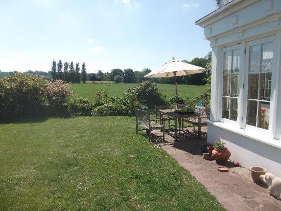 The Old Rectory Bed & Breakfast Abergavenny Eksteriør bilde
