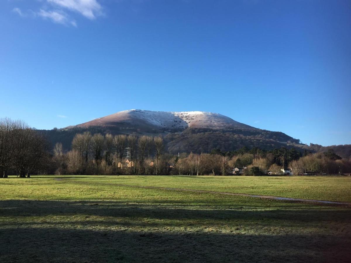 The Old Rectory Bed & Breakfast Abergavenny Eksteriør bilde