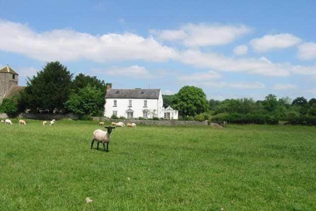 The Old Rectory Bed & Breakfast Abergavenny Eksteriør bilde
